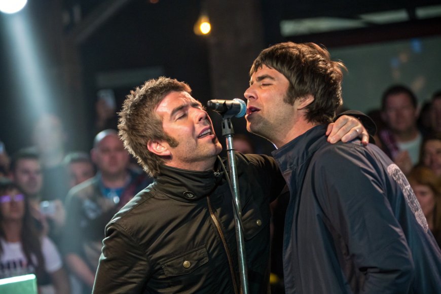 The Gallagher Brothers’ Explosive Reunion: Inside Oasis’ First Show in 16 Years and What’s Next